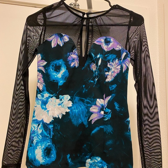 Guess mesh floral top - Picture 3 of 3